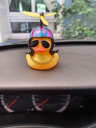 Pato Decorativo c/ Óculos e Corrente Amarelo (sem capacete)