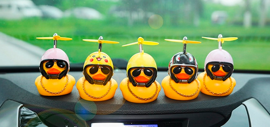 Pato Decorativo c/ Óculos e Corrente Amarelo (sem capacete)